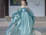 Night Shanghai:The Enchantment of Cheongsam as a Performance Attire