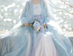 The Grace of Mid-Length Silk Cheongsam:A Noble Elegance