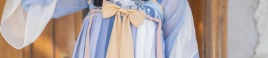 Graduation in a Red Tapestry:The Splendor of Hanfu Fashion
