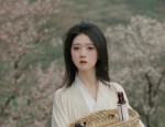 The Charm of a Ma Mian Skirt in Pink-White