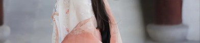 The Elegance of a Qipao for the Mother-in-Law at the Wedding Banquet