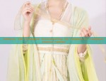 Reimagining the Traditional Cheongsam:Innovations in the Long-Style Qipao Dress