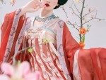 Embracing the New-Age Chinese Girls Cheongsam:A Summer Style Guide