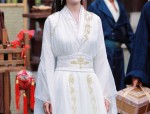 Red Cheongsam Accessories:The Perfect耳环 Pairing