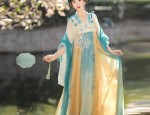 A Guide to Pairing Cheongsam with a Long Overcoat