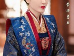 The Splendor of Cheongsam and Fur Shawl:A Blend of Traditional Elegance and Modern Luxury