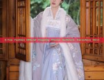The Retro-Modernity of Loose Cheongsam with Reverse-Sleeve Style