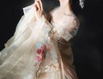 The Elegant Combination of Corset Top and Horseface Skirt