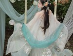Camellia Splendor:The Elegance of a Horse-Face Skirt