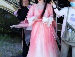 The Equestrian-Inspired Skirt Dance:The Evolution of the Horse-Face Patterned Performance Attire