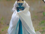 Summer Commuting in Light Hanfu:The Rise of Chinese Elements in Casual Fashion