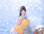 Winter and Autumn Fashion Trends for Little Girls in Traditional Hanfu Costumes