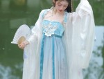 Butterfly Cheongsam:Embracing the New Chinese Fashion