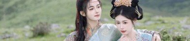 Vibrant Red Cheongsam:A Glimpse into Old Shanghais Glamour