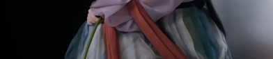 The Rise of Traditional Elegance:汉服女装与校园古装齐腰潮流