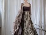 Spring Splendor at Jiangnan Classic Cheongsam Flagship Store