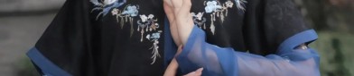 Traditional Cheongsam,Hair Accessories,and Jewelry in the Republic of China Era