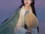 Reinventing the Purple Hanfu:A Journey of Cultural Evolution and Fashion Innovation