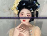 Daily Life in Hanfu:A 12-Year-Olds Perspective