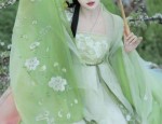 Reinventing the Cheongsam:A Two-Piece Ensemble