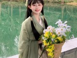 The Red Willing of Flower-Wedding Hanfu:A Journey Through Time