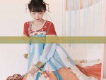 Winter Fashion:Oversized Horseface Skirt and Blouse for a Comfortable Style