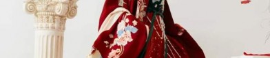 The Enchantment of Summer 2021s Peacock-Inspired Fashion from Peacebird