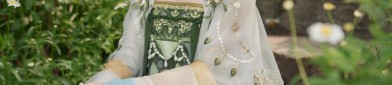 Ancient Style Hanfu Dress and Fans for Girls:A Glimpse into Traditional Chinese Elegance