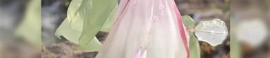 Nine-Tailed Hanfu:An Ancient Fashion in Modern Perspective
