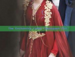 The Elegance of a Horseface Skirt and a Simple Blouse:A Fashionable Blend