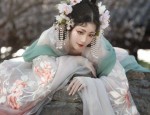 Warmth and Style in Short-Length Cheongsam:A Guide to Staying Cozy in Cold Weather