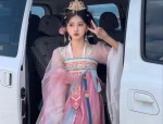 The Journey of a 12-Year-Old Girl Student into the Realm of Traditional Hanfu 汉服女)