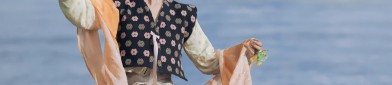 The Elegance of a White Tang-Style Dress Skirt