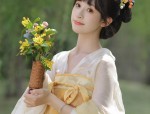Elegance Revived:The Goddess-like Hanfu Fashion