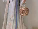 Reinventing the Cheongsam:A New Flare-legged Dress with a Belly-Covering Charm