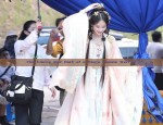 The Fierce Red Oath of a Hanfu Female Warrior