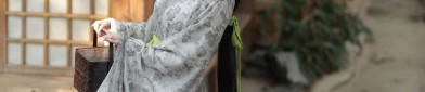 The Enchantment of Chrysanthemum:Exploring the Beauty of Hanfu through the Lens of Flower Deities