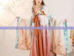 The Splendor of Hanfu for Young Girls:The Song Dynasty Style