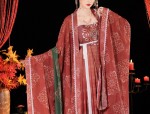 The Foreign Encounter with Hanfu:A Journey into the World of Traditional Chinese Fashion