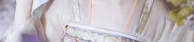 Exploring Scenery in Traditional Hanfu Fashion:A Journey Through Time and Nature