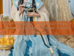 Embracing Winter in a Modernized Qipao:The New Neo-Chinese Style