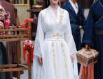 Elegant Hanfu Jacket paired with Vibrant Red Horse-Face Skirt:A Fashion Fusion