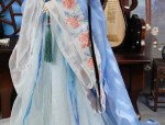 Exploring the Rise of Commuter-Friendly Light Hanfu Coats with Chinese Elements