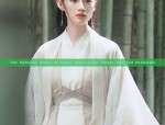 The Student in a Pink Hanfu:Embracing Traditional Elegance