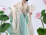 The Rise of the Offbeat Qipao:A Journey into the Essence of Traditional Chinese Elegance