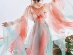 Embracing Modernity in Traditional Cheongsam:Daily Improvement and Evolution