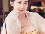 The Enchantment of娃娃古装汉服，传统魅力的现代演绎