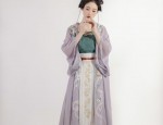 Moon Goddess in Traditional Chinese Splendor:The Evolution of Hanfu Fashion