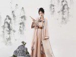 Reinventing the Cheongsam:A New Flare-legged Dress with a Belly-Covering Charm
