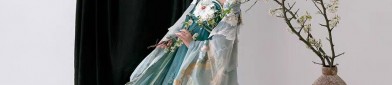 Hanfu Fortune Bag and Aircraft Box:A Blend of Tradition and Modernity
